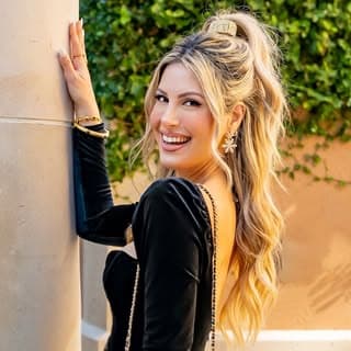 MELY GARZA  Influencer profile image