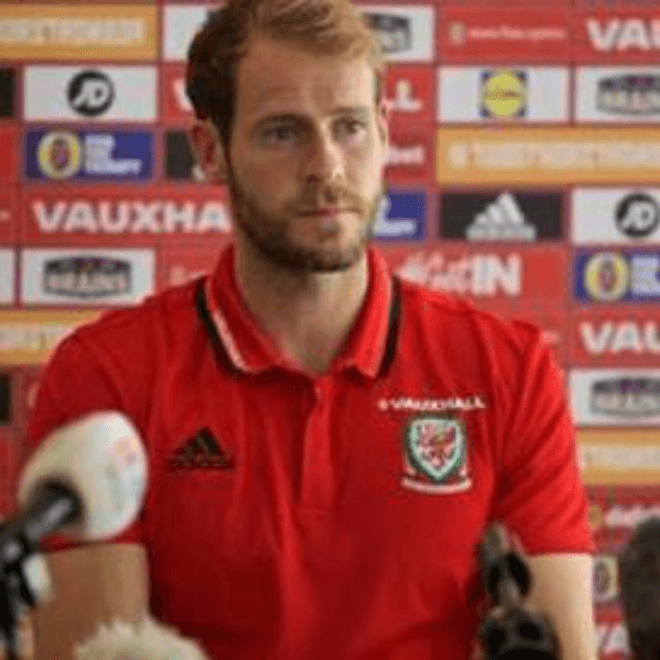 Owain Fon Williams profile photo