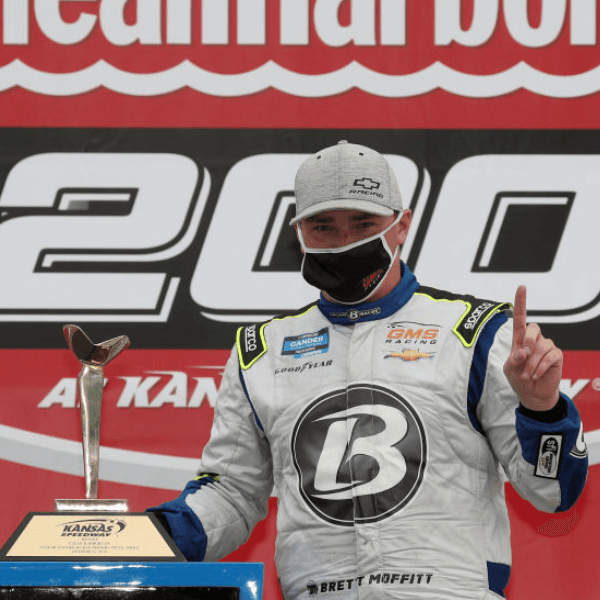 BRETT MOFFITT profile image