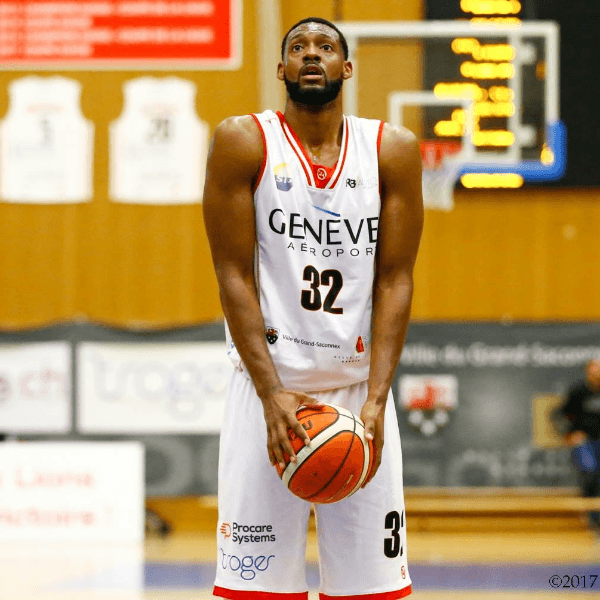 Dominique Elliott profile image