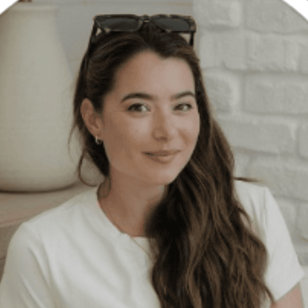 Lo (livewellbylo) profile image