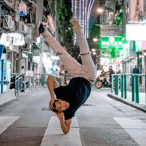 DERRICK LEONG profile image