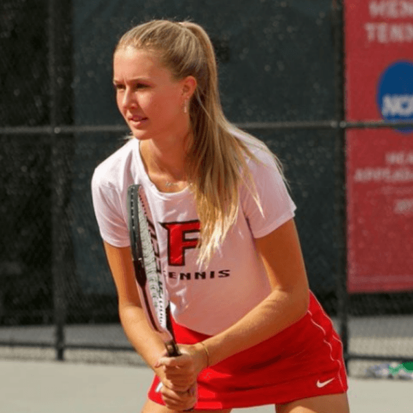 Scarlett Hutchinson profile image