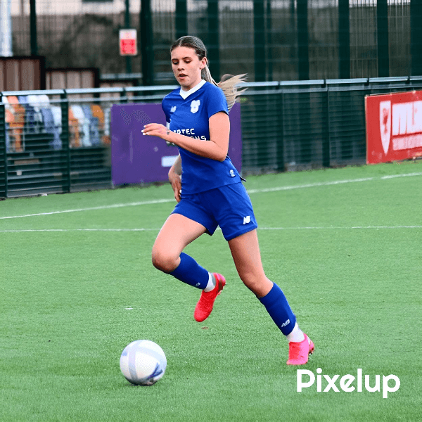 Lily Simmons profile image