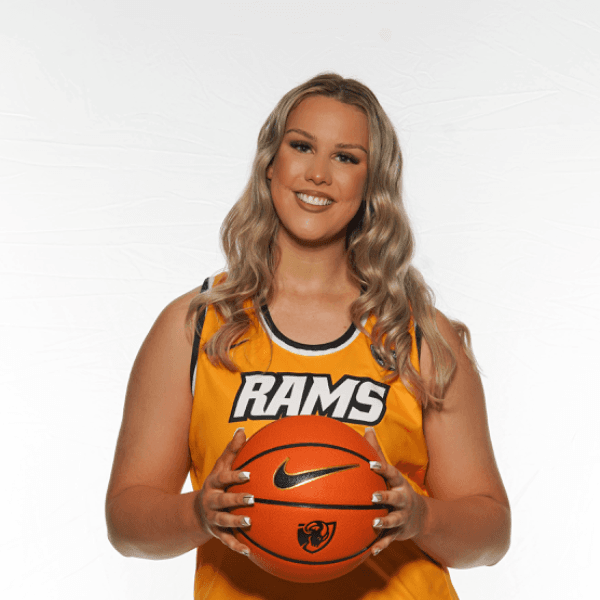 Chloe Bloom profile image