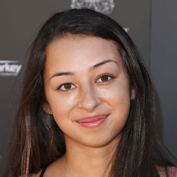 Lizzie Armanto profile image