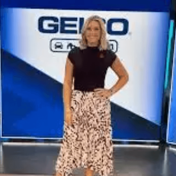 Rebecca Lowe profile image