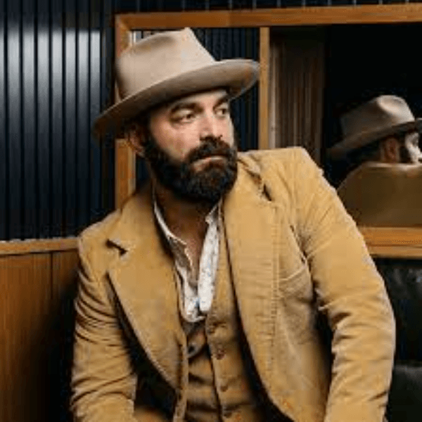 Drew Holcomb & The Neighbors profile image